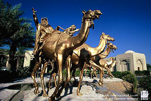 Zlatí velbloudi v Dubaji